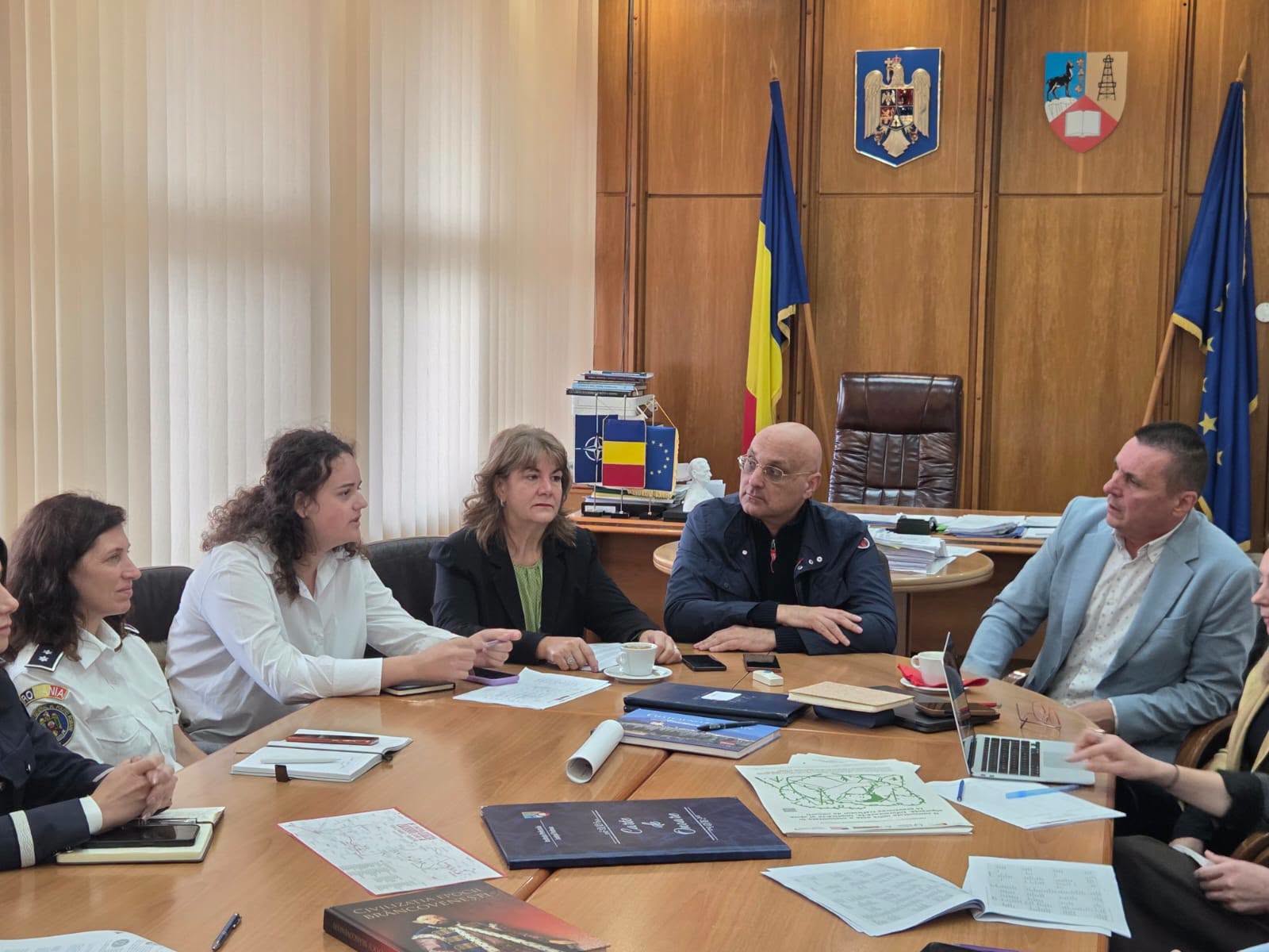 Traficul de persoane și exploatarea online, în atenția autorităților din Prahova. Campanie de prevenire în școli și comunitățile locale