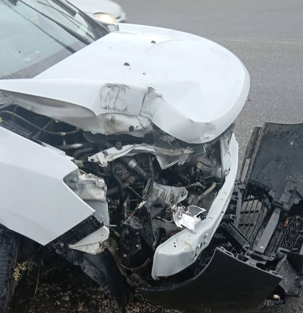 Accident pe calea ferată, în zona Canton Plopeni. O mașină a fost lovită de tren