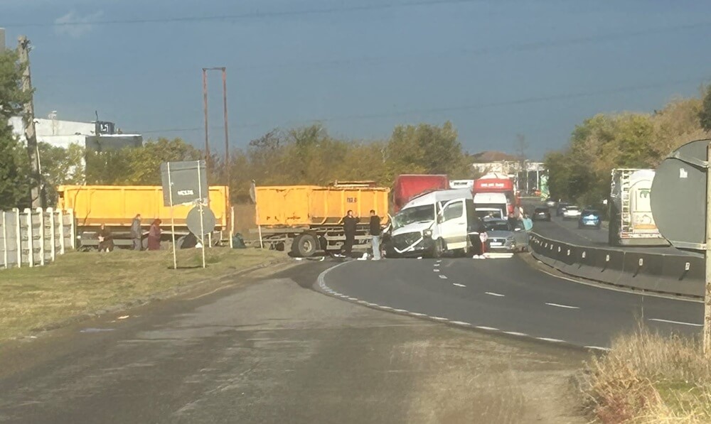 Accident grav, cu microbuz, pe DN7, la Buftea. Două persoane au murit