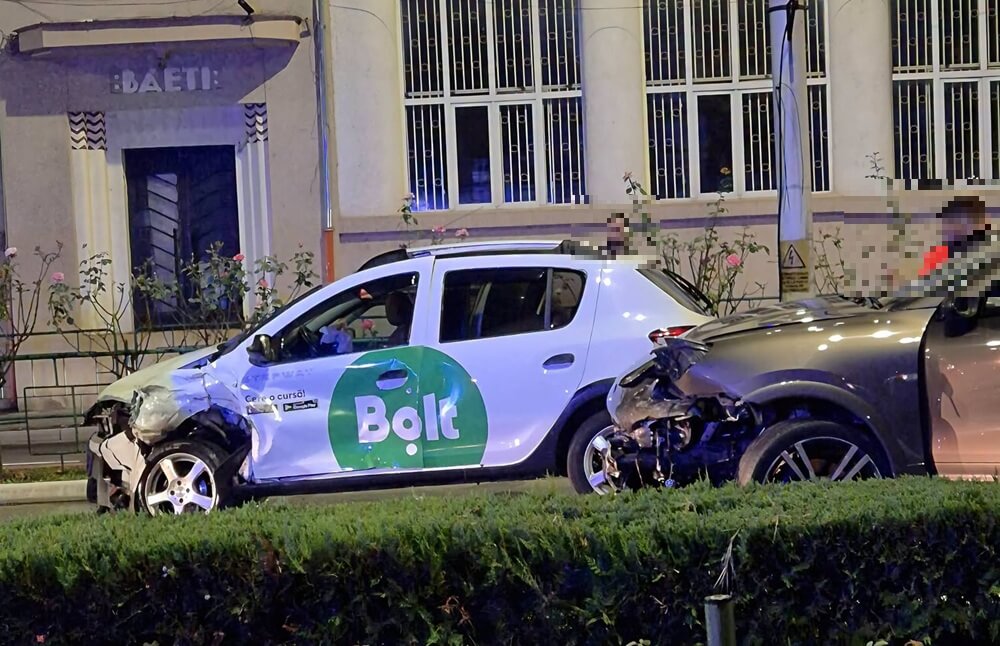 Două persoane au fost rănite, azi-noapte, într-un accident pe Bd. Republicii din Ploiești