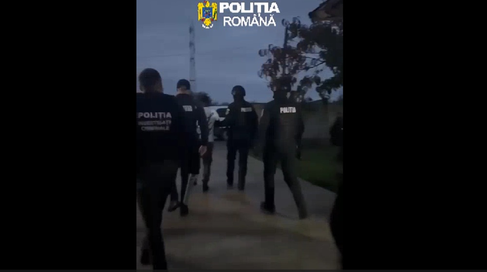 Percheziții în Lipănești, joi dimineață, în urma unui scandal petrecut acum două săptămâni  - VIDEO LINK